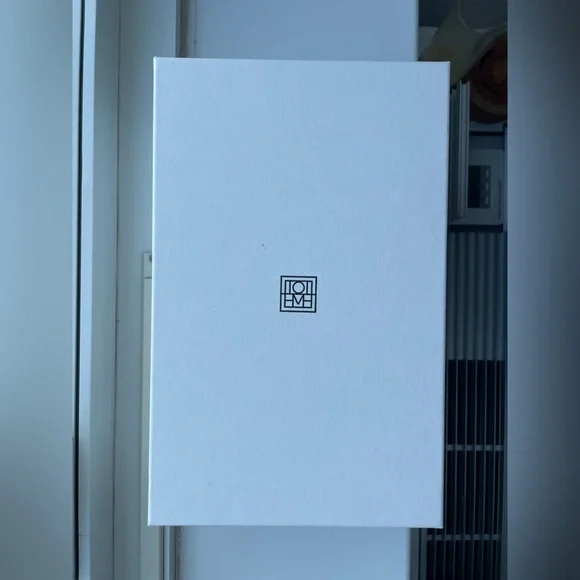 Toteme Everyday suede flats - Picture 2 of 10